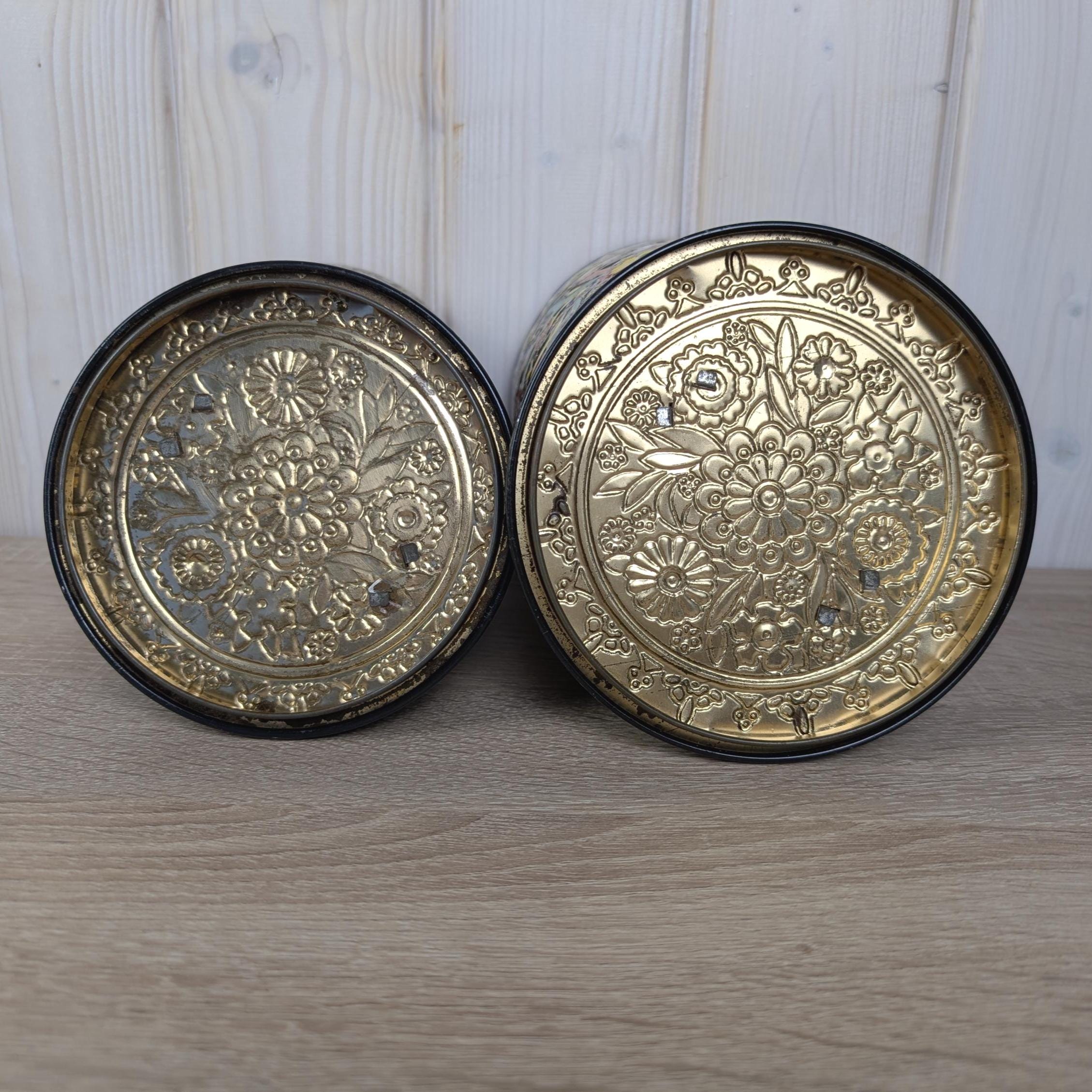 Colorful Embossed Dutch Tin Set, Thomassen and Drijver Deventer, Vintage Holland Storage, 1950s