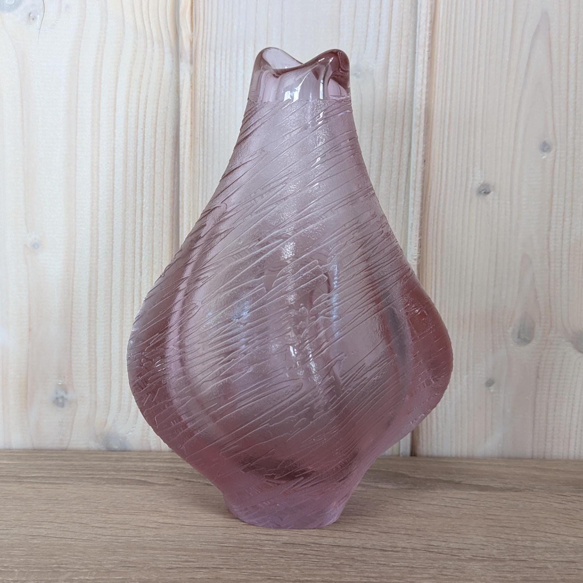 Alexandrit Glass Vase, Lavender Czech Bohemian Mid-Century Modern, 1960s Miroslav Klinger Design
