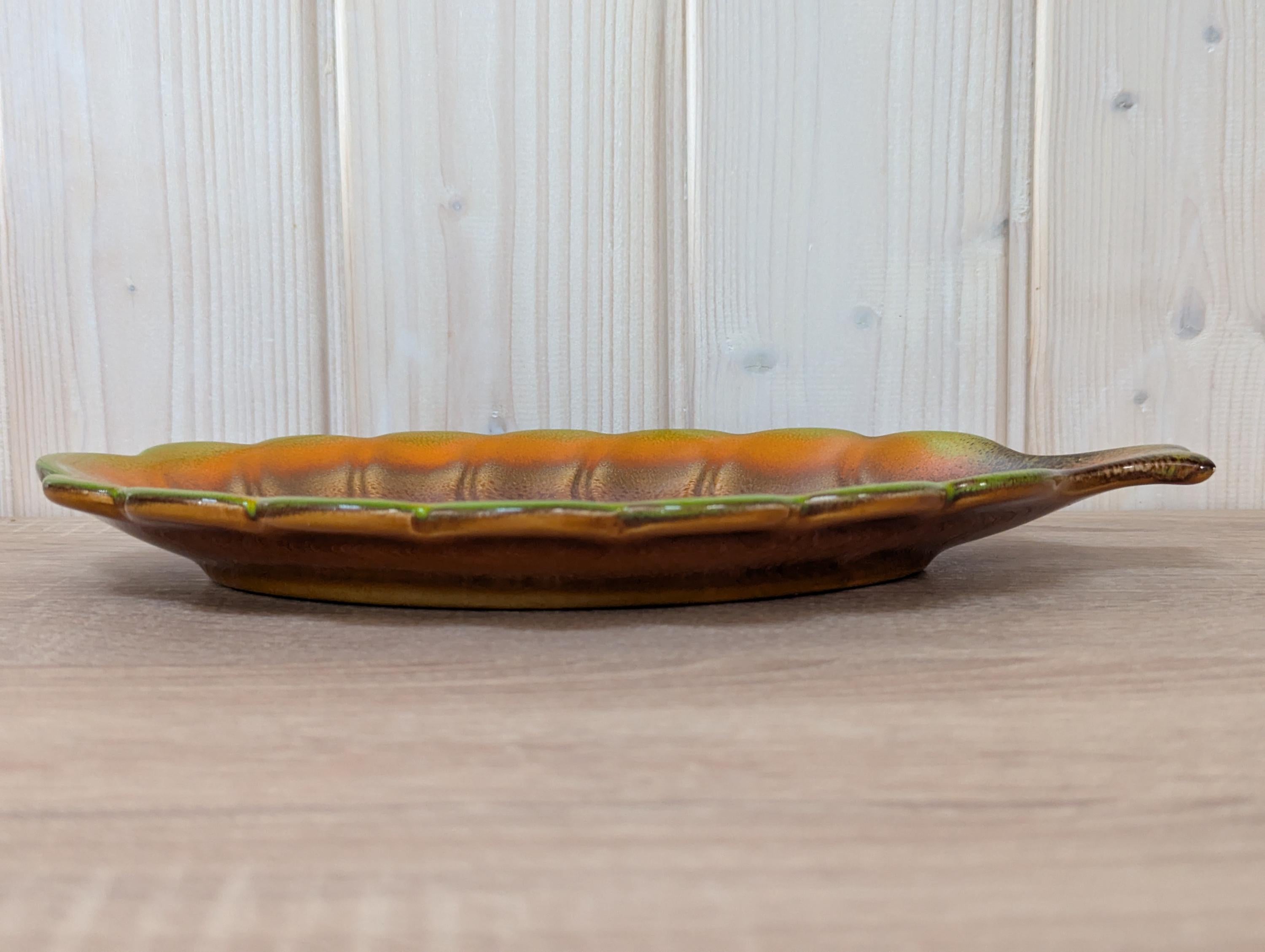 Leaf Shaped Vintage Serving Plate - Hungarian Ceramics #229-29 - Fall decor - Candy dish - Hungary 1950's