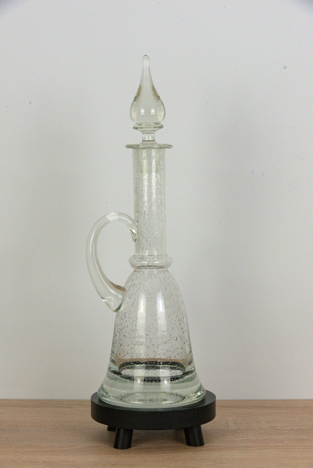 Rare glass decanter - thick bottom - bubbles - mouth blown - 0,8l - Vintage