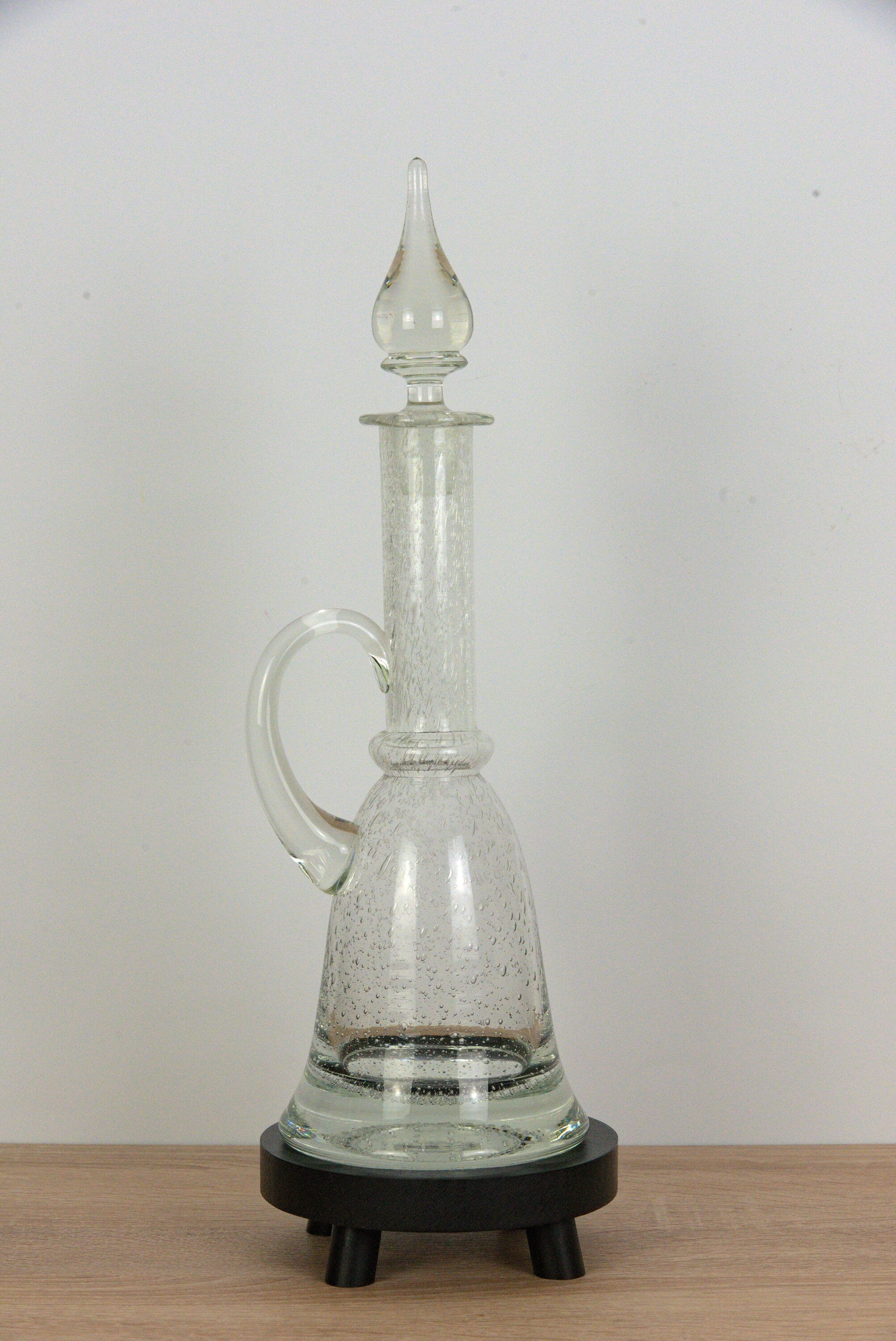 Rare glass decanter - thick bottom - bubbles - mouth blown - 0,8l - Vintage