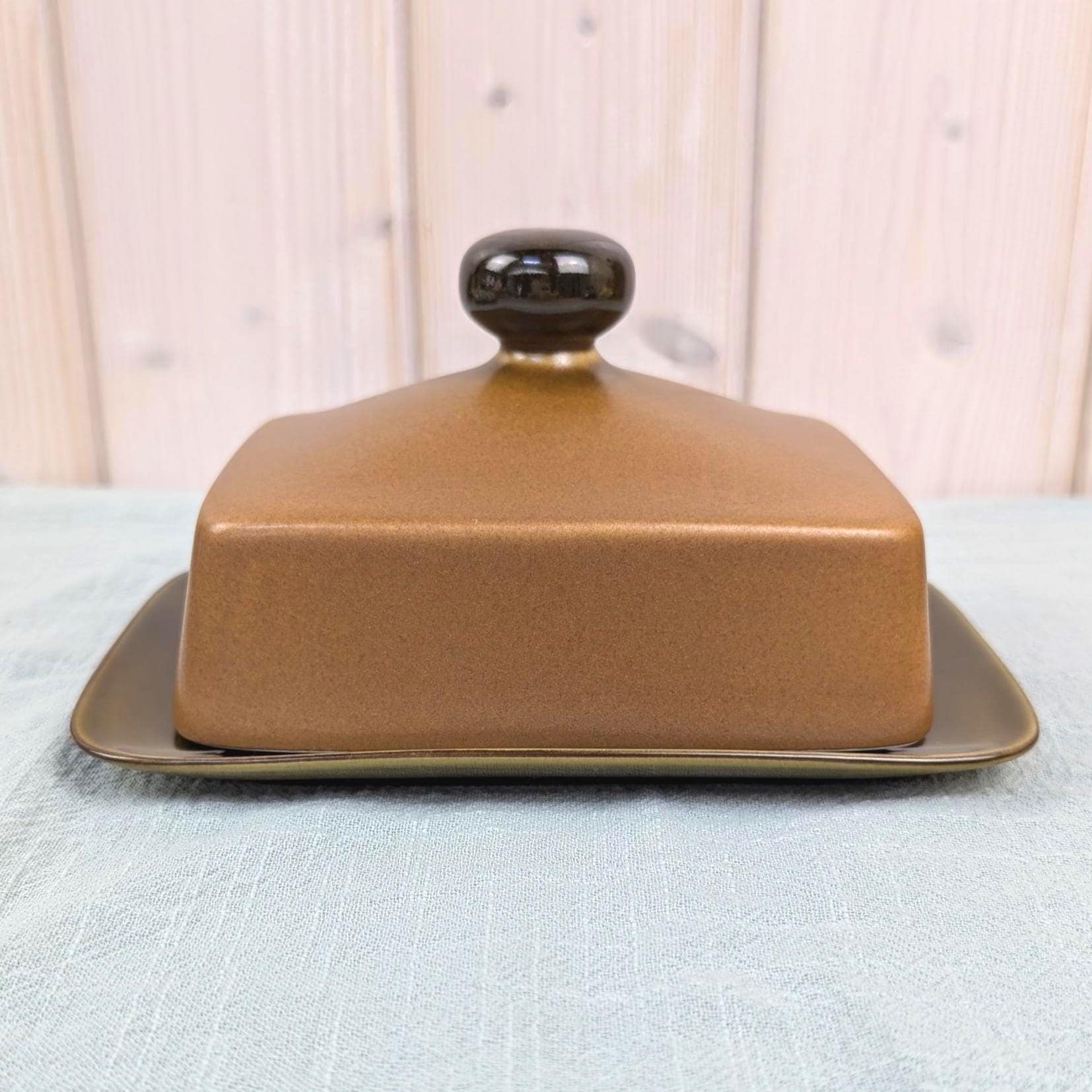 Goebel Country Bretagne Butter Dish, Covered Butter Dish, West Germany, Bavaria, Oeslauer Manufaktur, Olive Brown Stoneware, 1970s