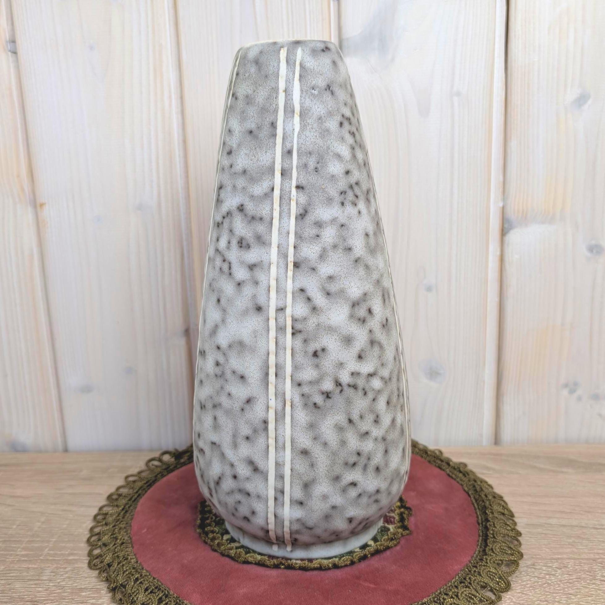 West German Pottery Vase, ES Keramik 608, Grey Speckle Glaze, Incised Stripe Decor, 1960s, Emons Söhne Rheinbach, Mid Century Modern