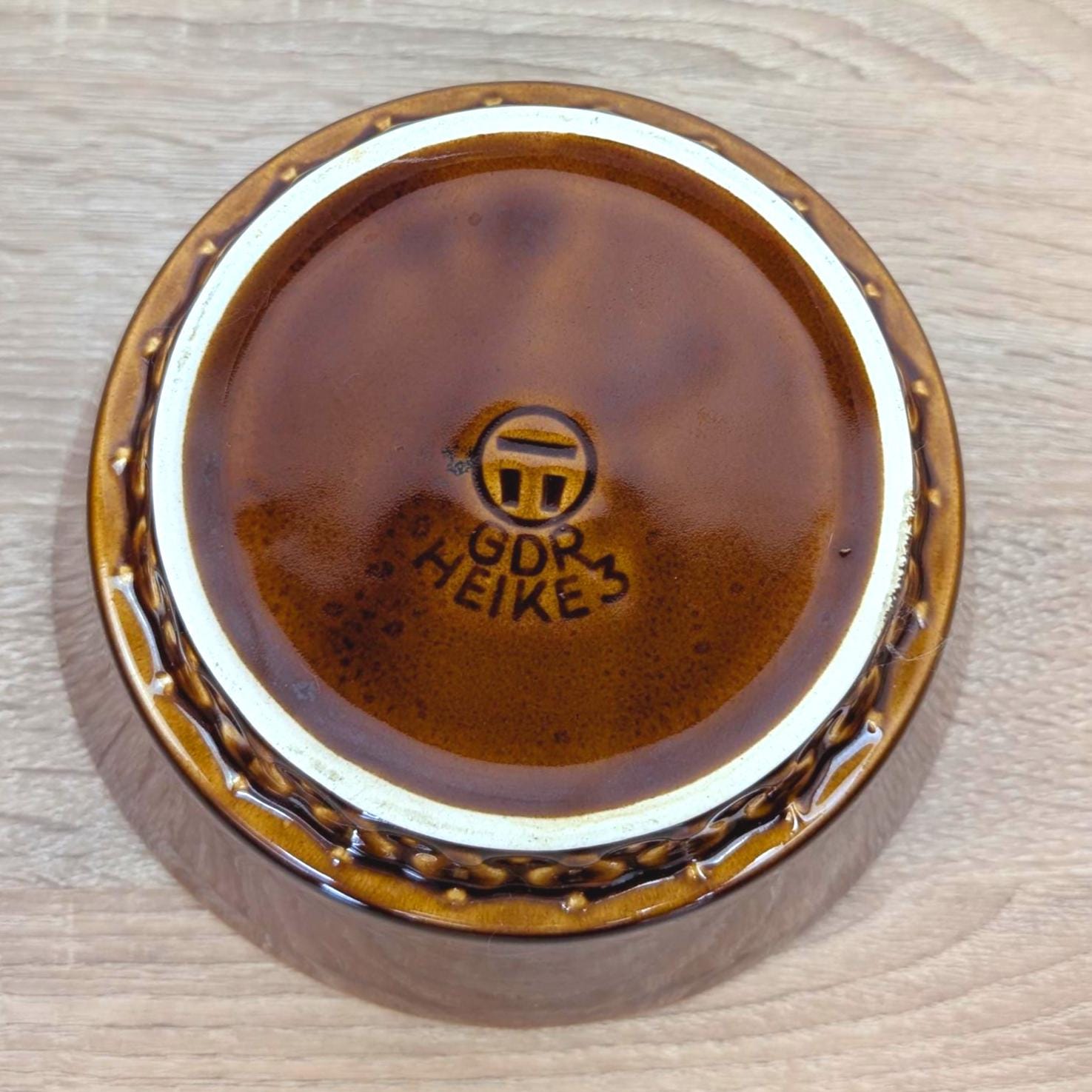 DDR GDR Heike Stoneware Nesting Bowl Set of 4, Amber Brown Glaze, Relief Base, East Germany, Torgau, 1970s