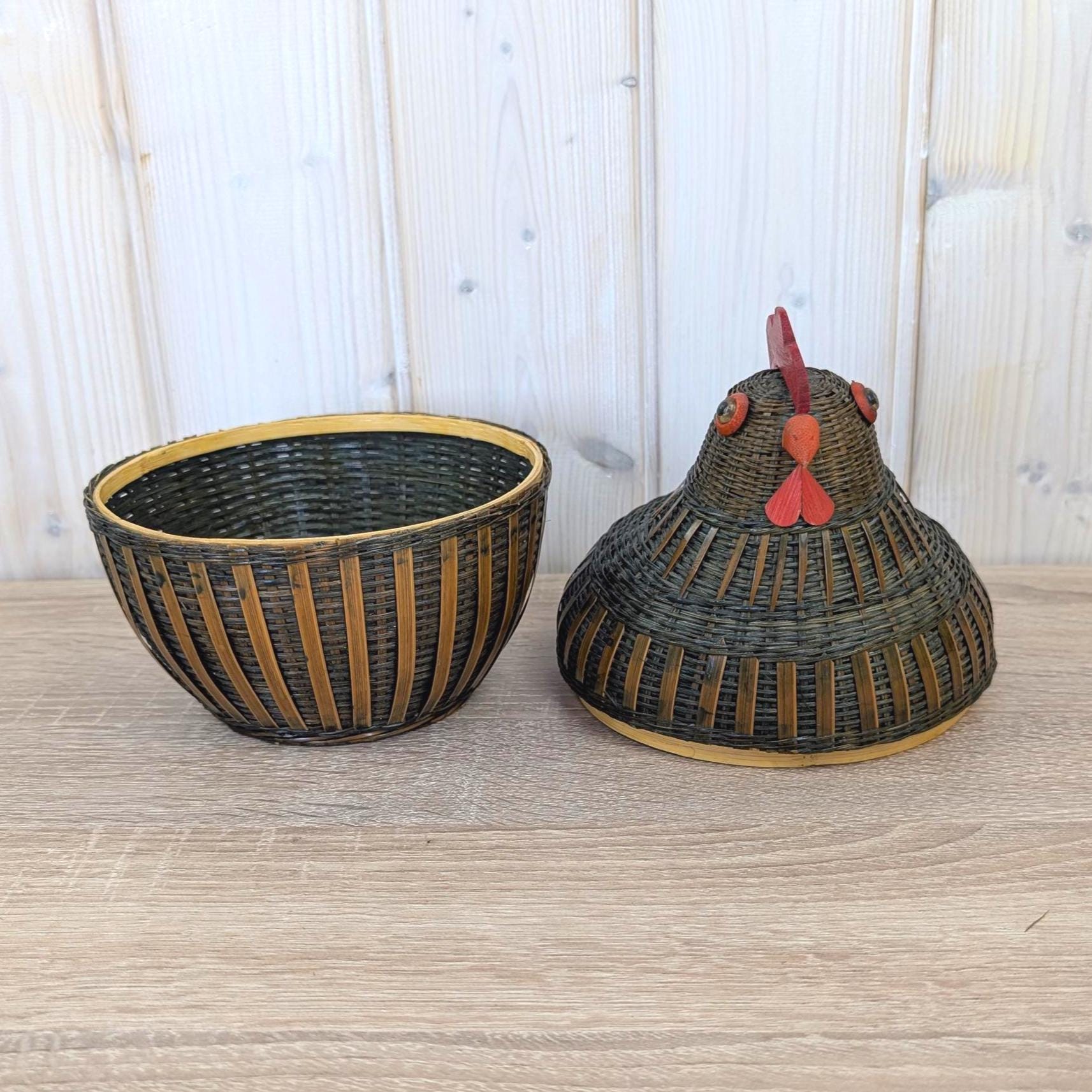 Wicker Bamboo Hen Basket with Lid, Chicken Storage Basket, Red Wood Comb, Glass Eye, Farmhouse Decor, 1970s
