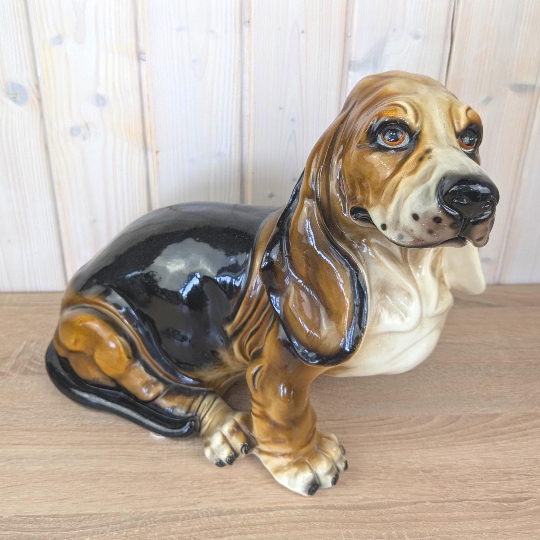 Large Vintage Ceramic Basset Hound Figurine, Italian Style, Hand-Painted Gloss Glaze, Mid-Century Dog Statue, 1960s 1970s