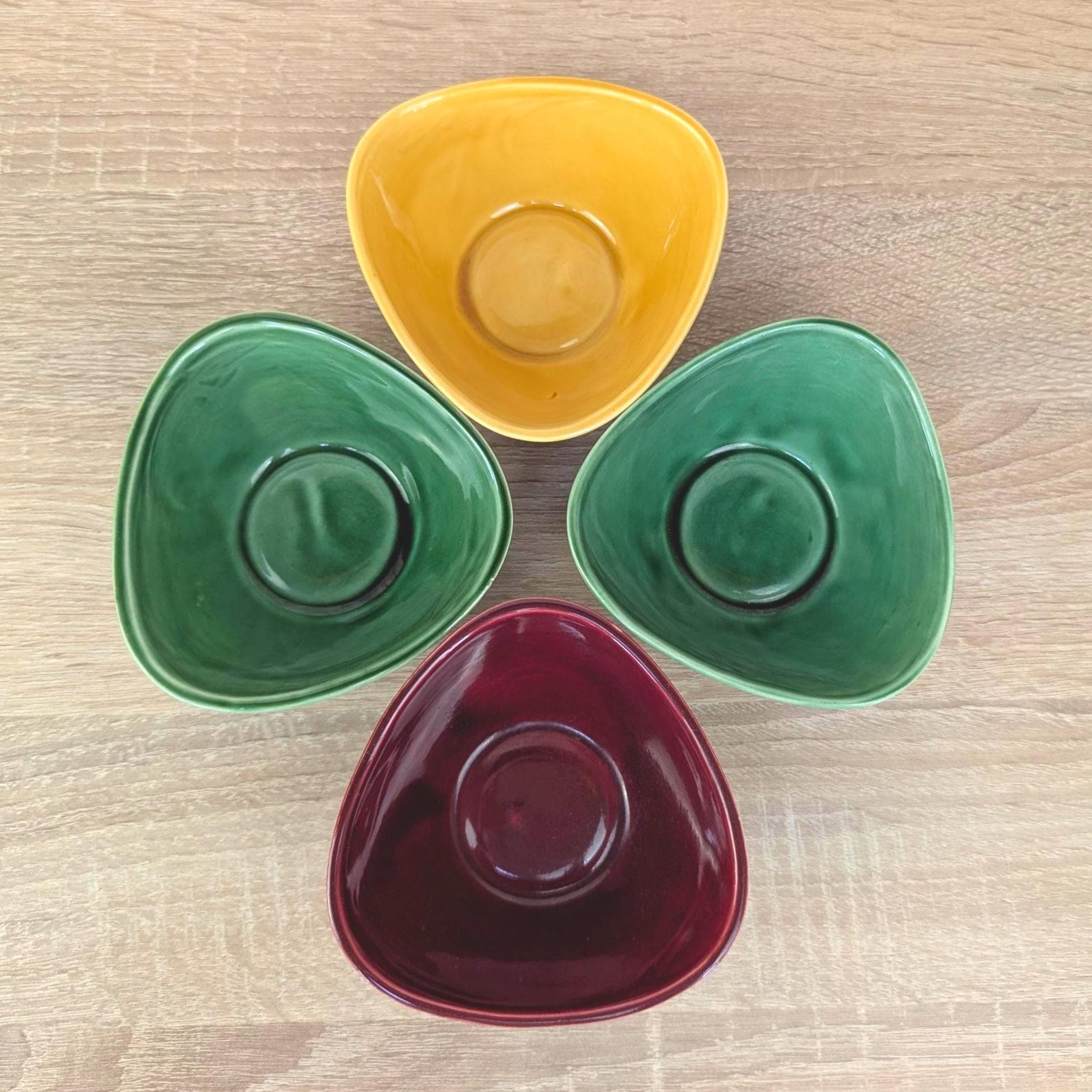 Bowls Set of 4, Triangular Ceramic , Mustard Green Burgundy, 1960s Pebble Shape, Mid Century Pottery