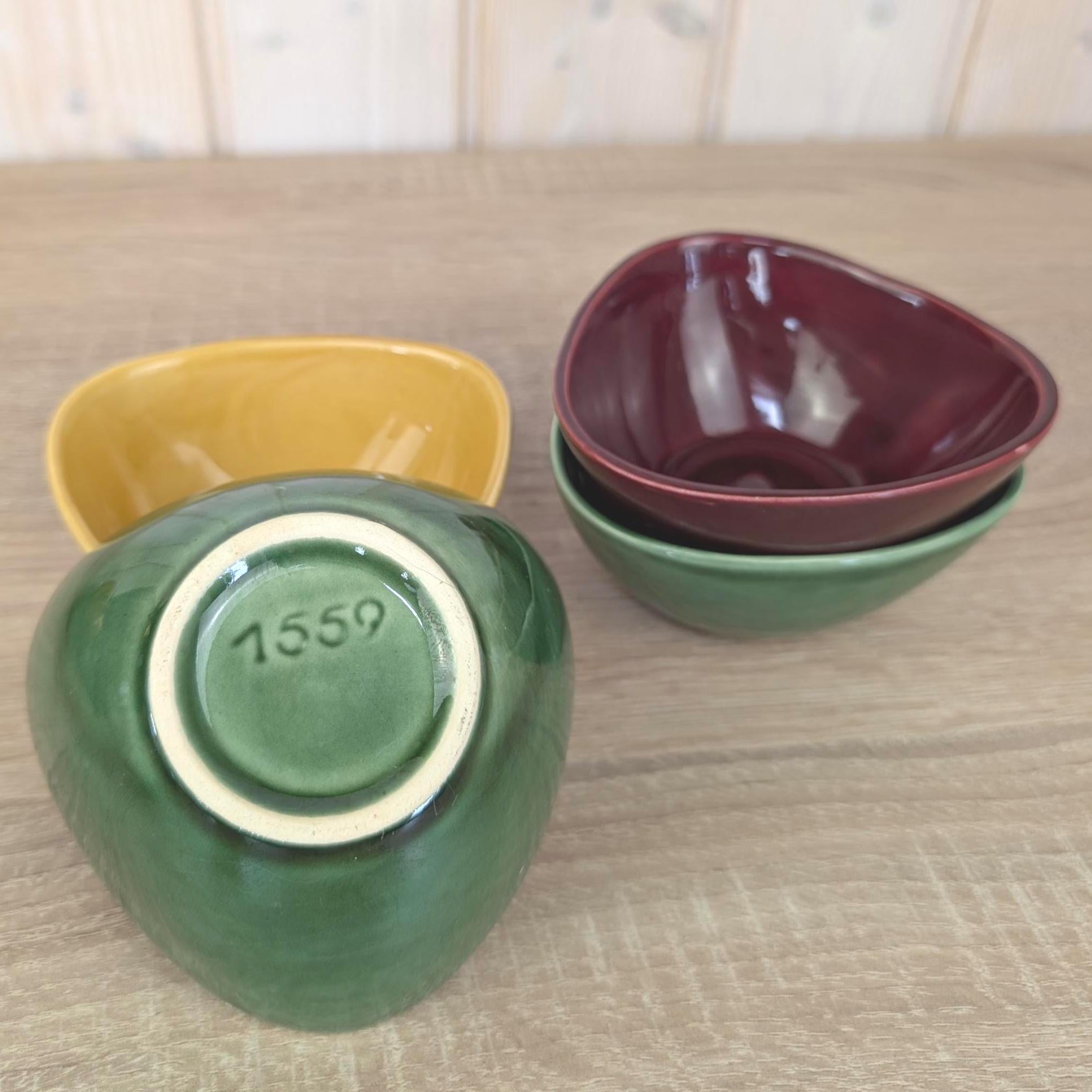 Bowls Set of 4, Triangular Ceramic , Mustard Green Burgundy, 1960s Pebble Shape, Mid Century Pottery