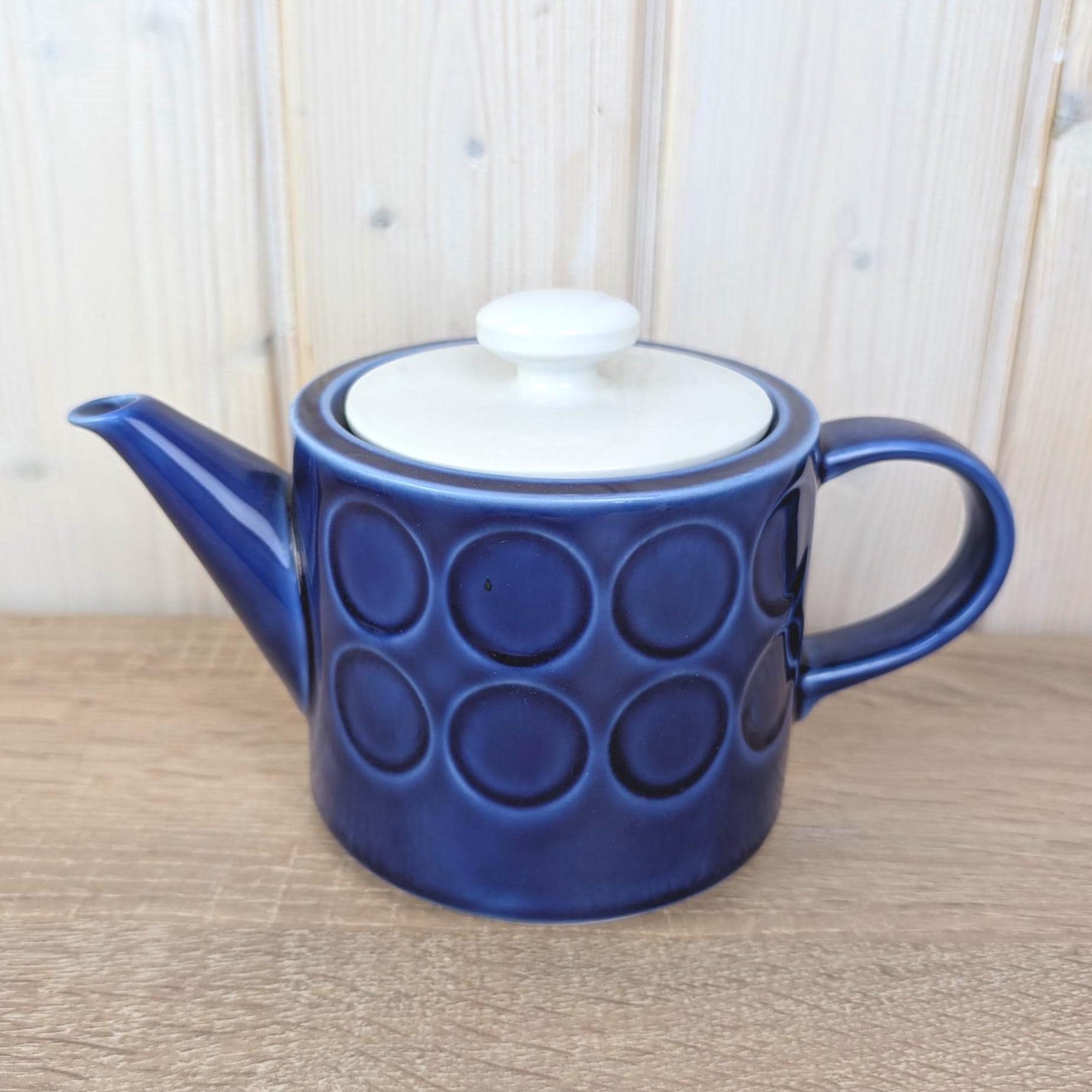 Teapot, Kahla Duett, cobalt blue porcelain, circle relief, white lid, VEB Kahla GDR, 1960s 1970s