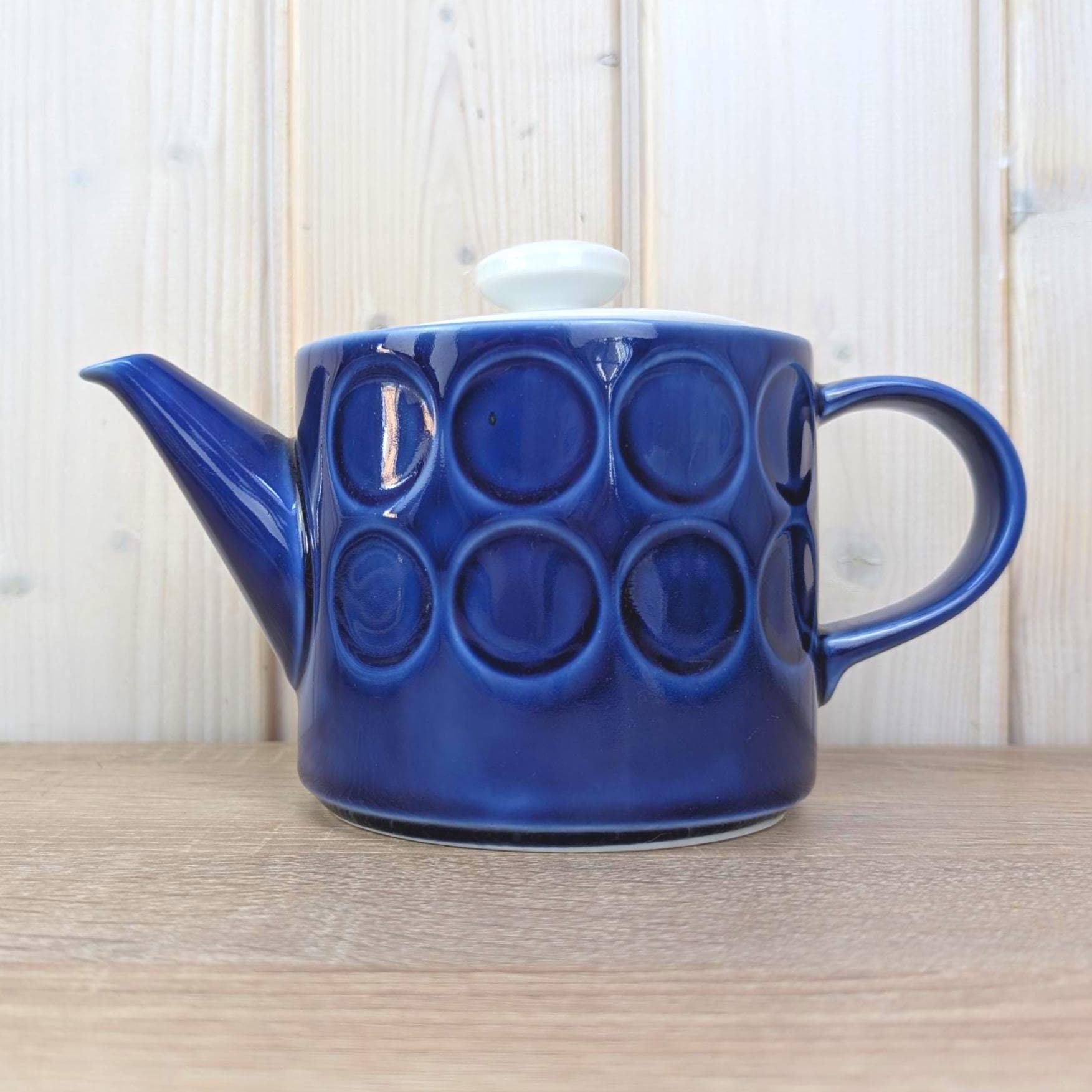 Teapot, Kahla Duett, cobalt blue porcelain, circle relief, white lid, VEB Kahla GDR, 1960s 1970s