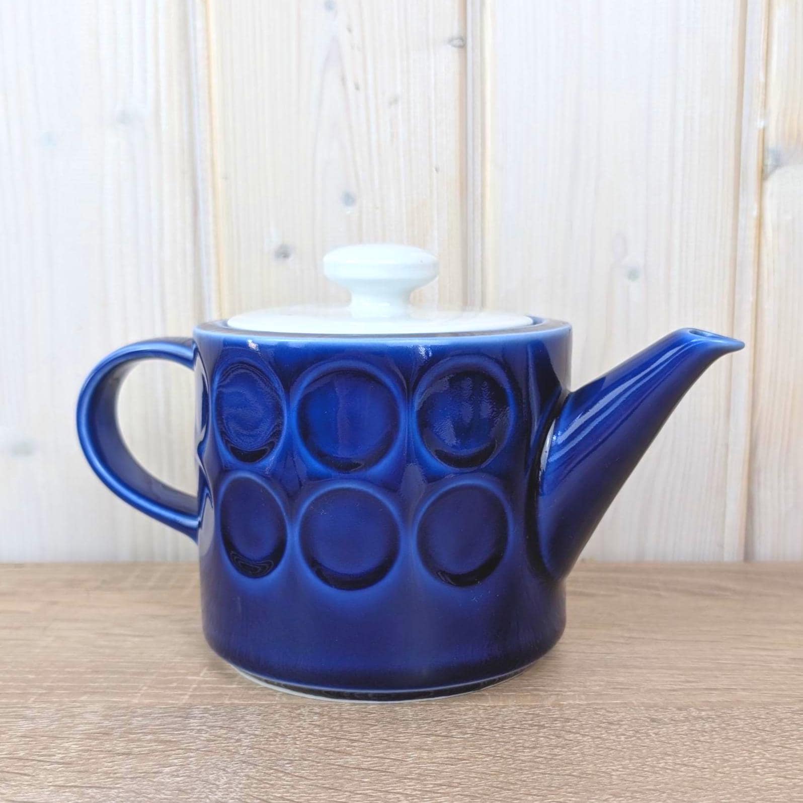Teapot, Kahla Duett, cobalt blue porcelain, circle relief, white lid, VEB Kahla GDR, 1960s 1970s