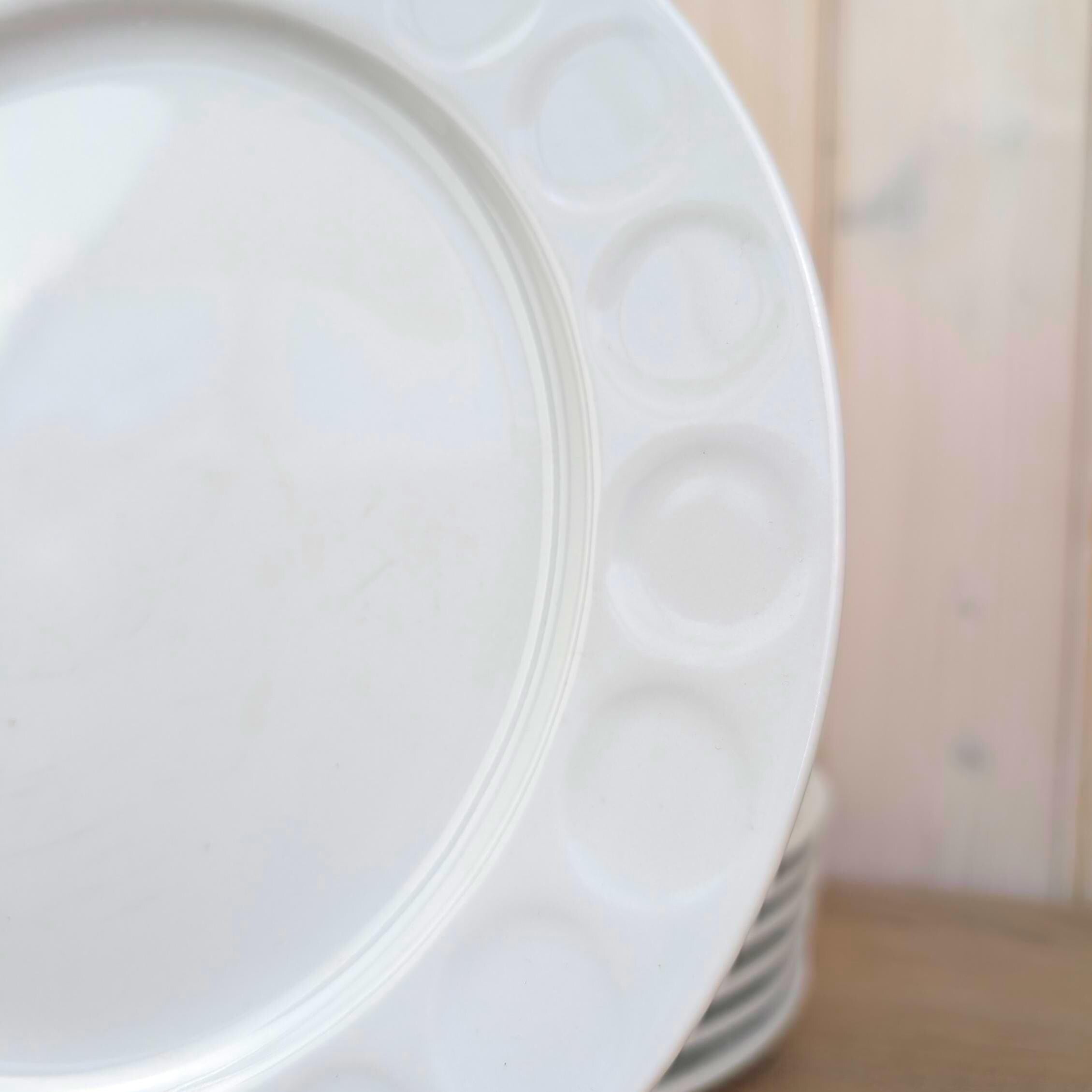 Dinner Plates set of 7, Kahla Duett , white porcelain, circle relief rim, GDR East Germany, 1960s 1970s