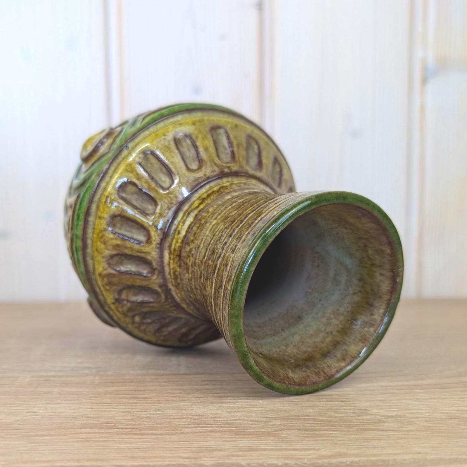 Fratelli Fanciullacci or Pugi Italian ceramic vase, relief decor, 1960s, Montelupo, green brown glaze, studio pottery