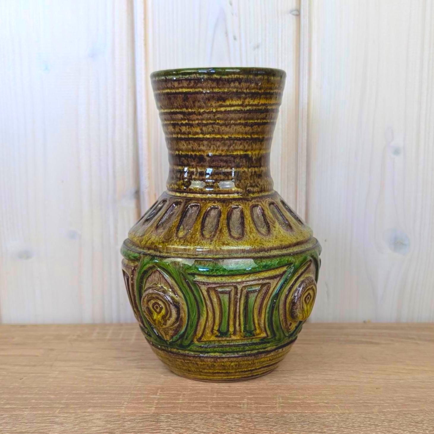 Fratelli Fanciullacci or Pugi Italian ceramic vase, relief decor, 1960s, Montelupo, green brown glaze, studio pottery